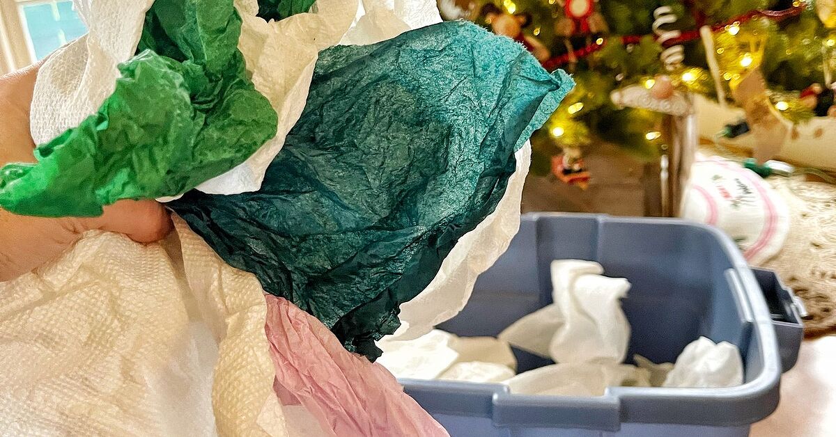 Simple Holiday Cleanup: How to Organize Christmas Tree Ornaments