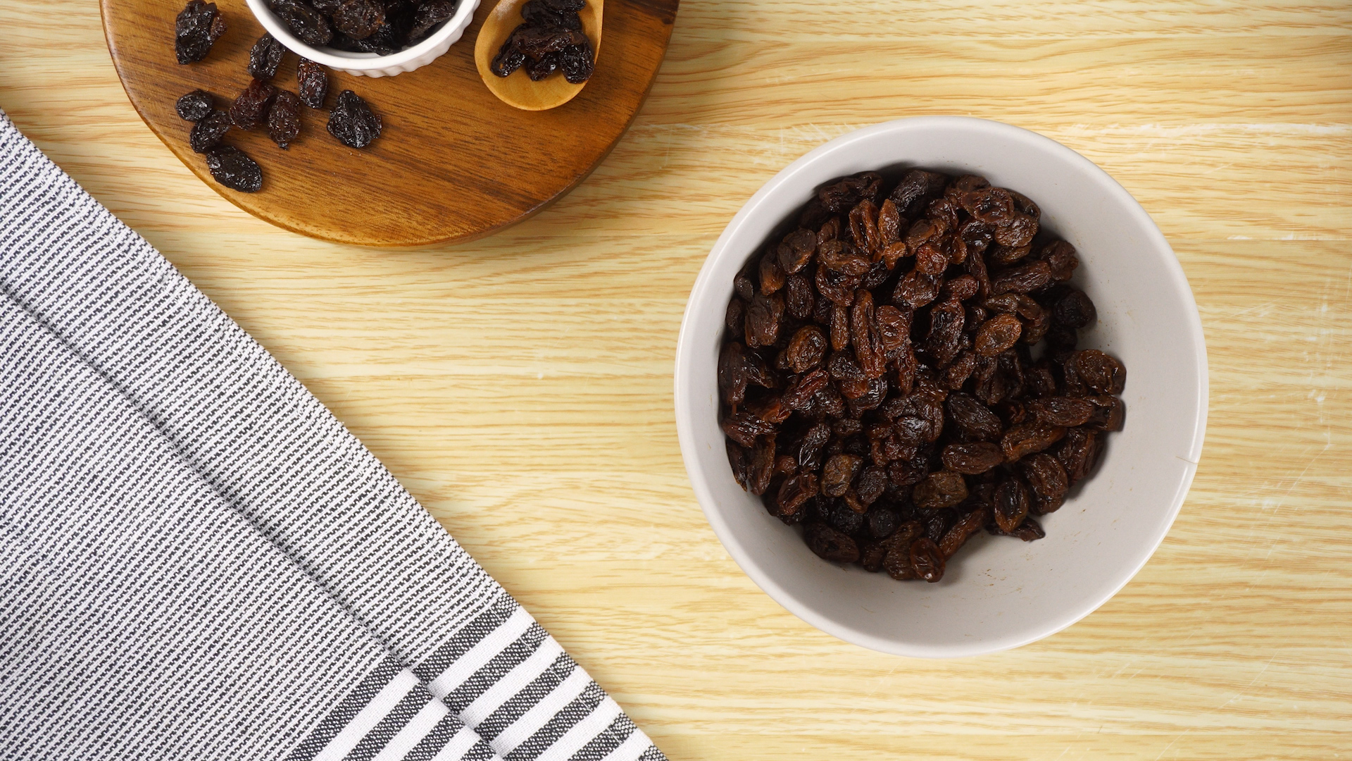 4 Ways to Plump Raisins